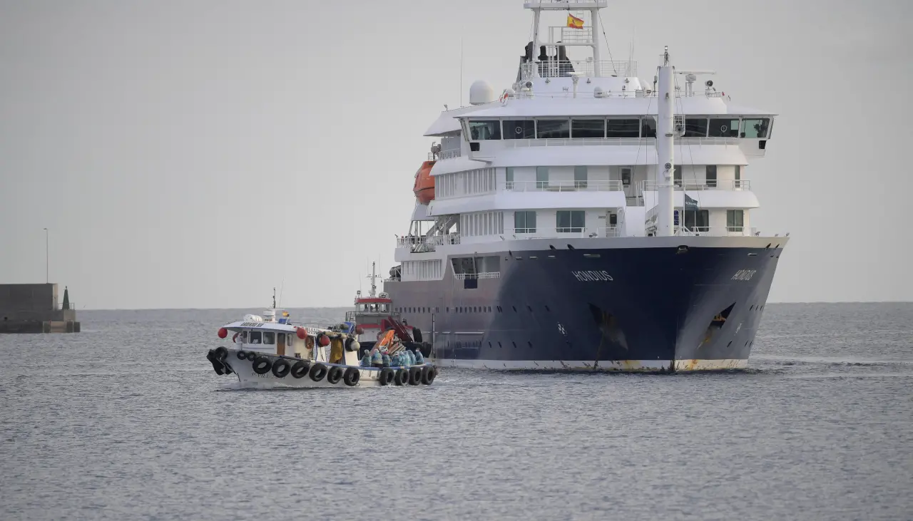 Más de 90 personas habrán sido evacuadas del crucero afectado por el hantavirus