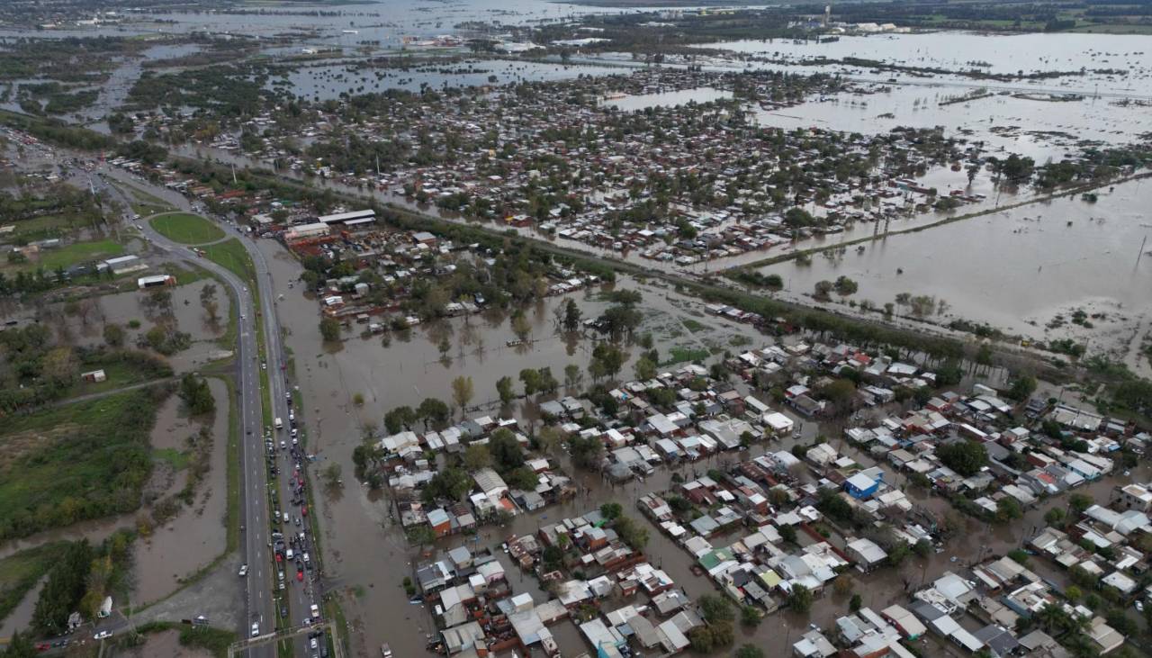Más de 2.000 evacuados en Argentina por inundaciones asociadas a El Niño