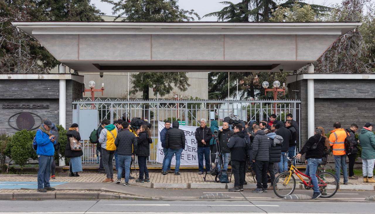 Encuentran sin vida a otros dos de los cinco trabajadores atrapados en mina de Chile