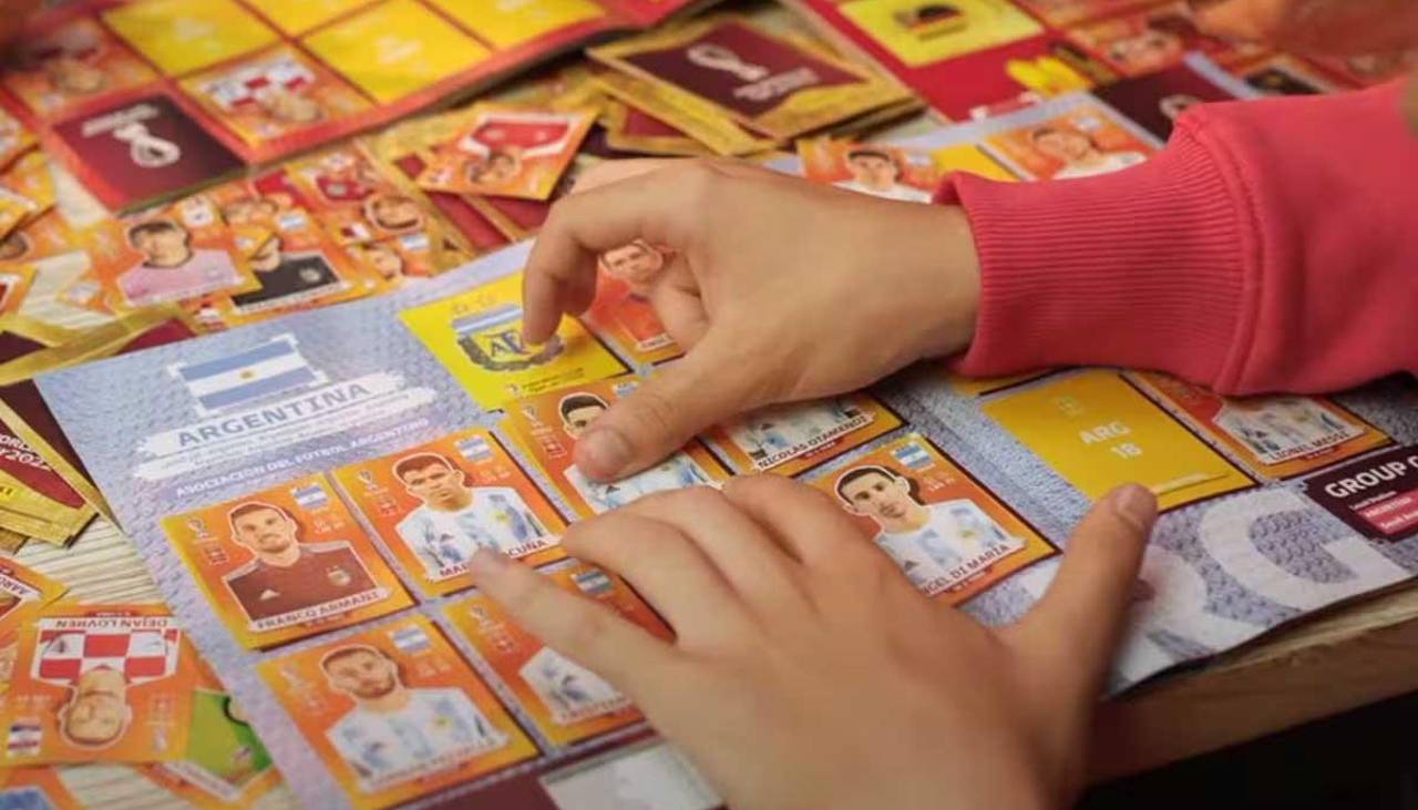 Completar el álbum del Mundial puede “salir una fortuna”, según un cálculo matemático 