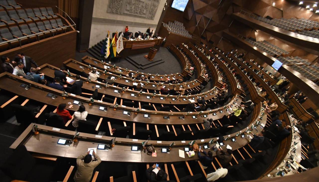 Pese a críticas al Gobierno, 100 de 158 legisladores dieron luz verde para extender el Estado de excepción