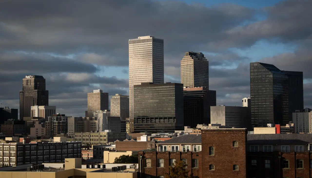 EEUU paraliza procesos de residencia y ciudadanía a migrantes de Cuba, Venezuela y otros 17 países