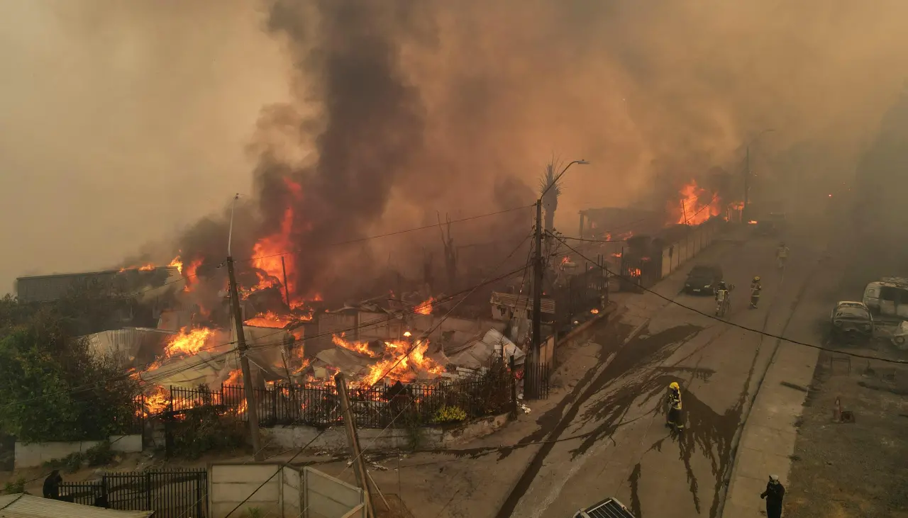 Chile decreta estado de catástrofe por incendios en el sur del país