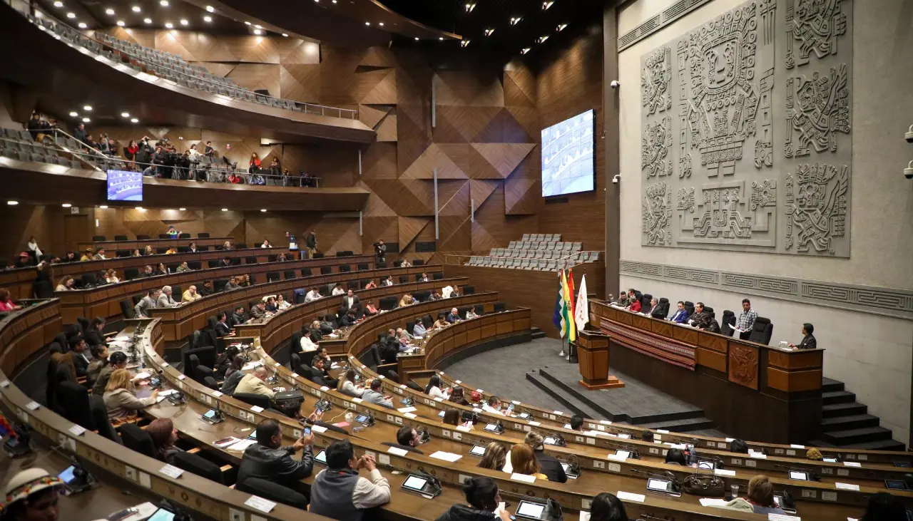 Se instala sesión en la Asamblea Legislativa para tratar la convocatoria para la elección de vocales del TSE