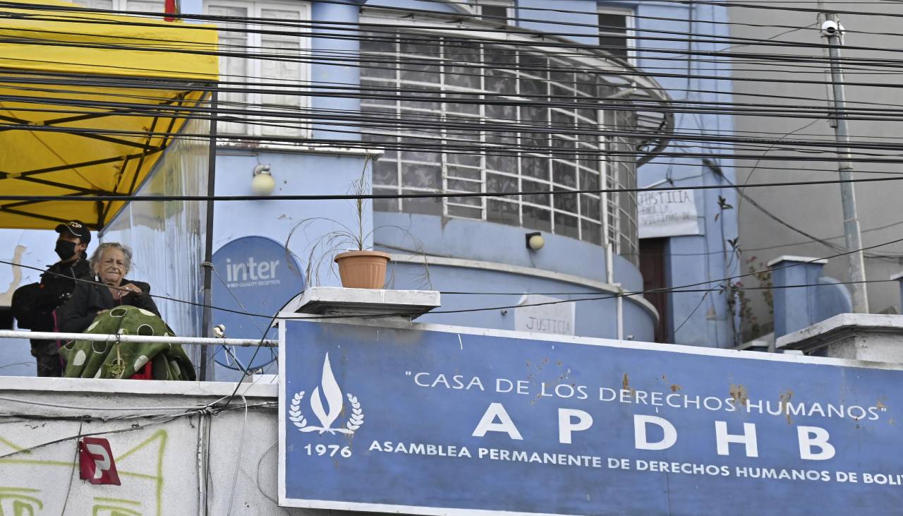 Amparo Carvajal dice que recibirá las llaves de la APDHB de manos del presidente Rodrigo Paz