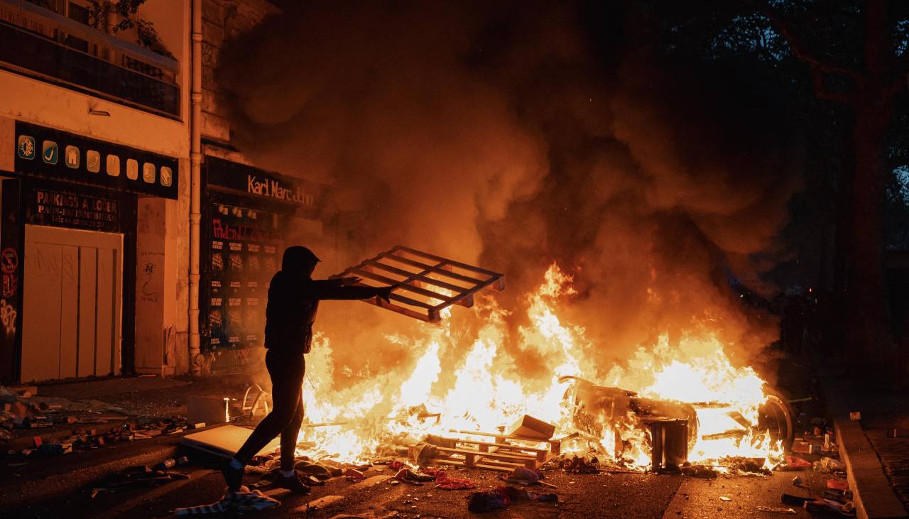 Francia: Detienen a 1.200 personas en las protestas que dejan 150 policías heridos