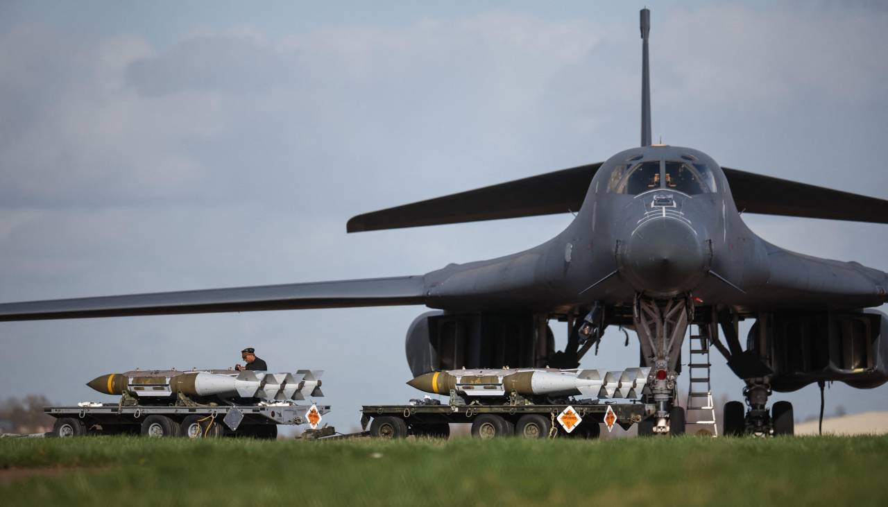 EEUU advierte de posibles ataques contra puertos civiles iraníes en el estrecho de Ormuz