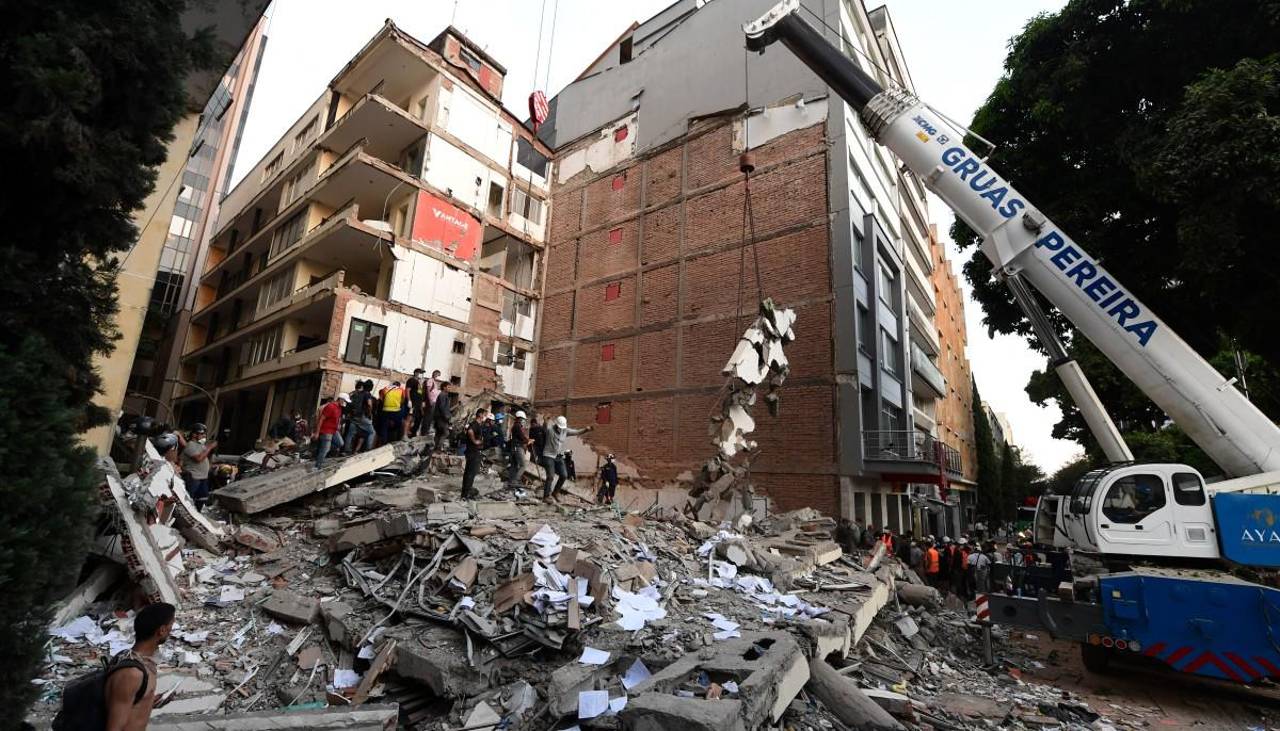 Al menos 132 muertos y 570 heridos deja el terremoto de magnitud 7,4 en Colombia