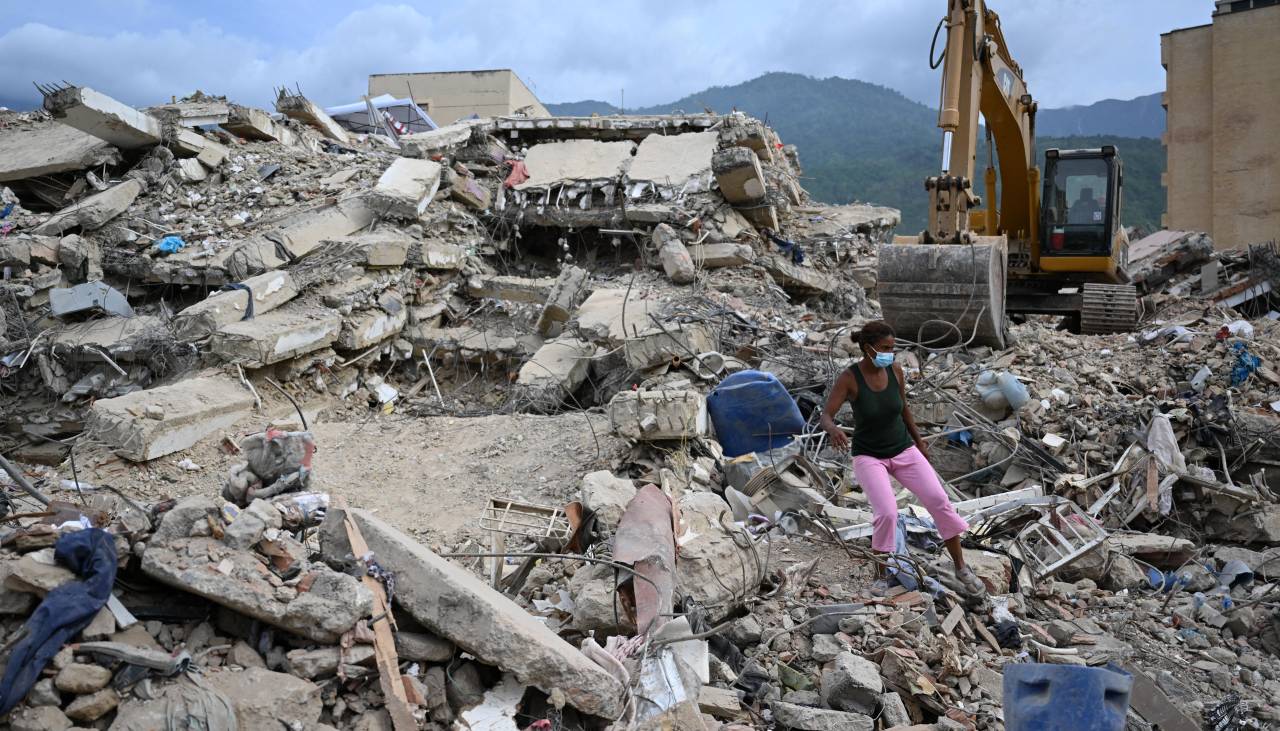 Sube a 3.889 la cifra de muertos por el doble sismo en Venezuela
