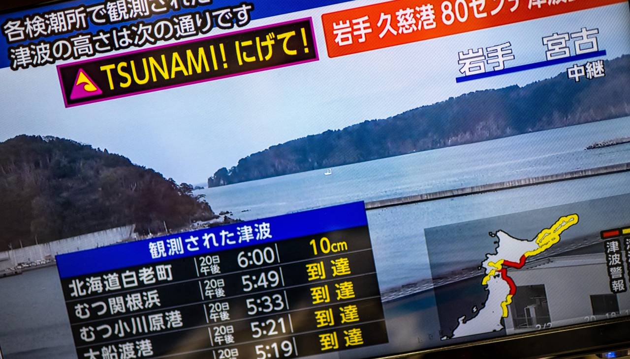 Un terremoto de magnitud de 7,5 golpea Japón y activa la alerta por tsunami