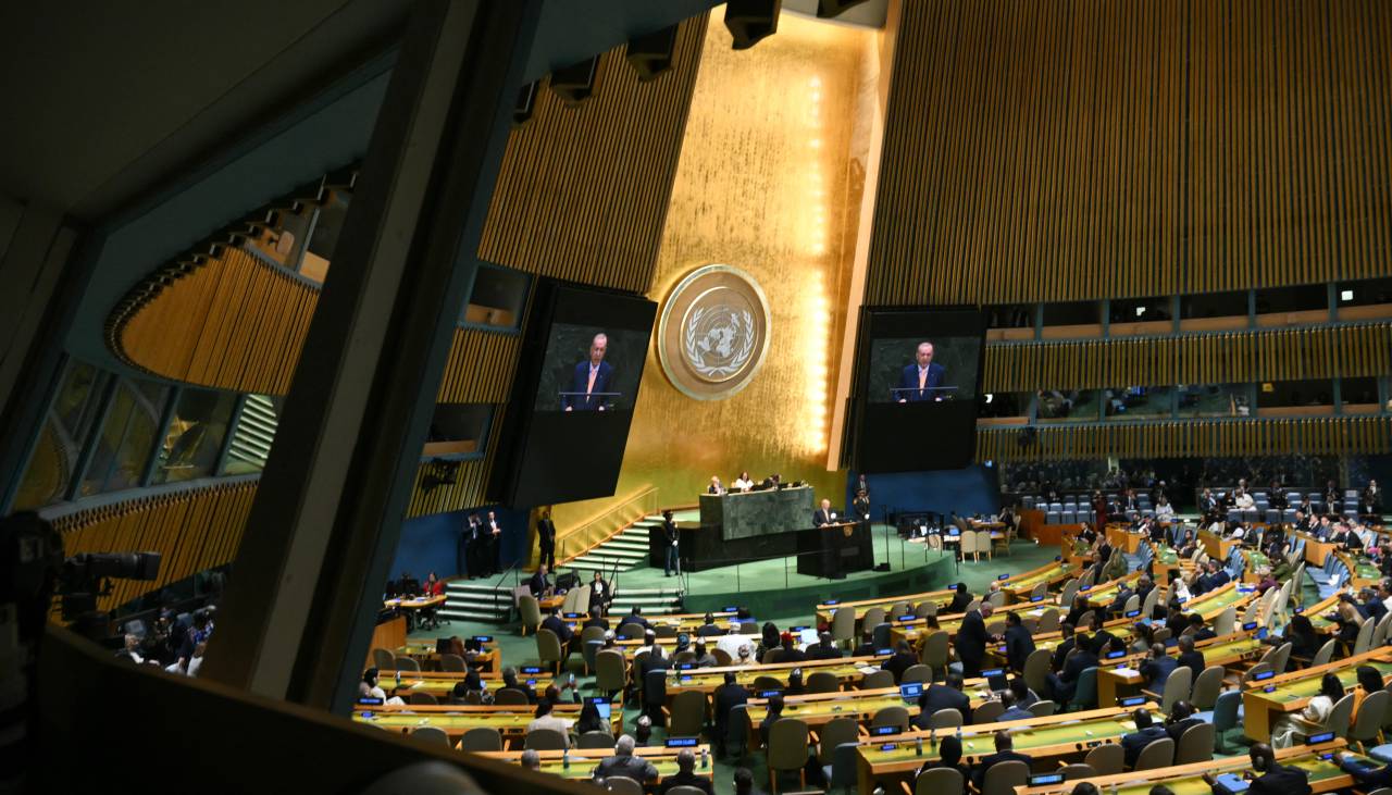 Trump anuncia que EEUU utilizará el término “super inteligencia” para referirse a la IA