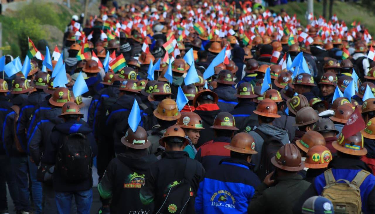 Cooperativistas mineros marchan este lunes en La Paz en rechazo al decreto 5503