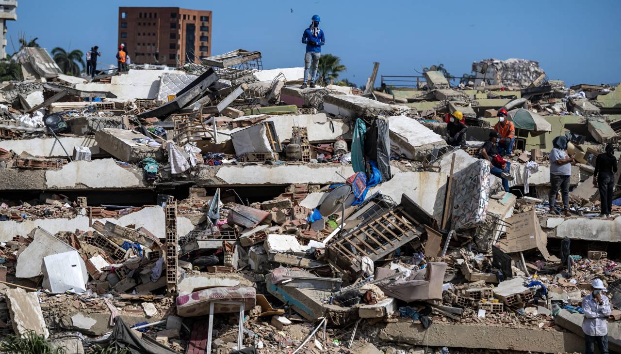 Las tareas de rescate continúan en Venezuela entre avisos de escasez y enfermedades