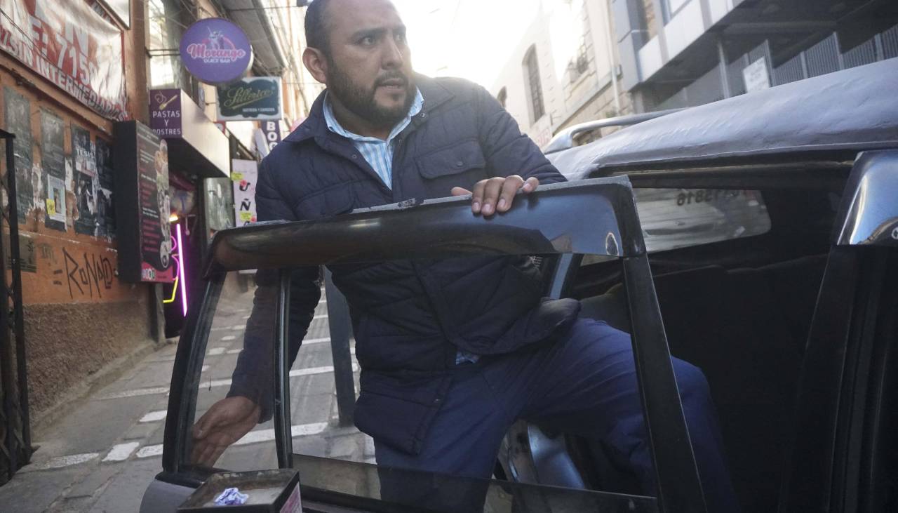 Caso toma militar: “Estamos prestos para aportar en el esclarecimiento de la verdad”, dijo Ríos a su llegada al juzgado