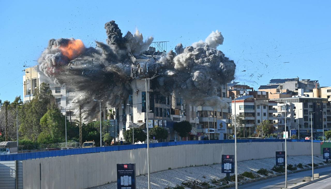 Israel ataca la capital de Irán mientras Trump prepara alocución sobre la guerra