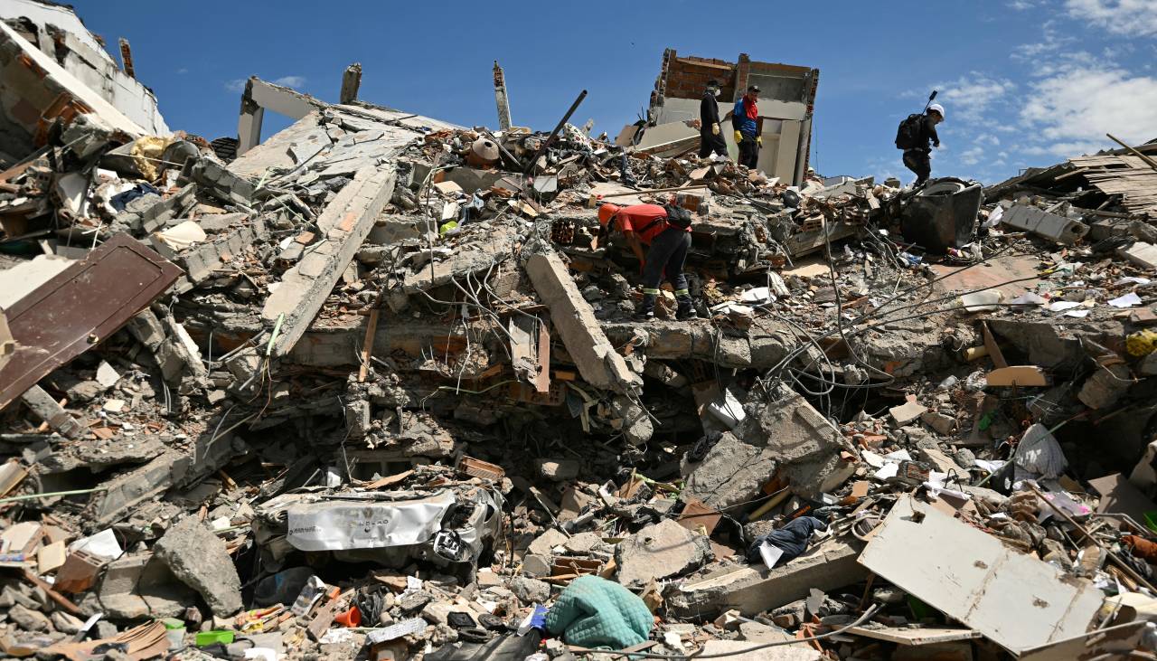 Muere la mujer que más tiempo resistió bajo los escombros del terremoto en Colombia