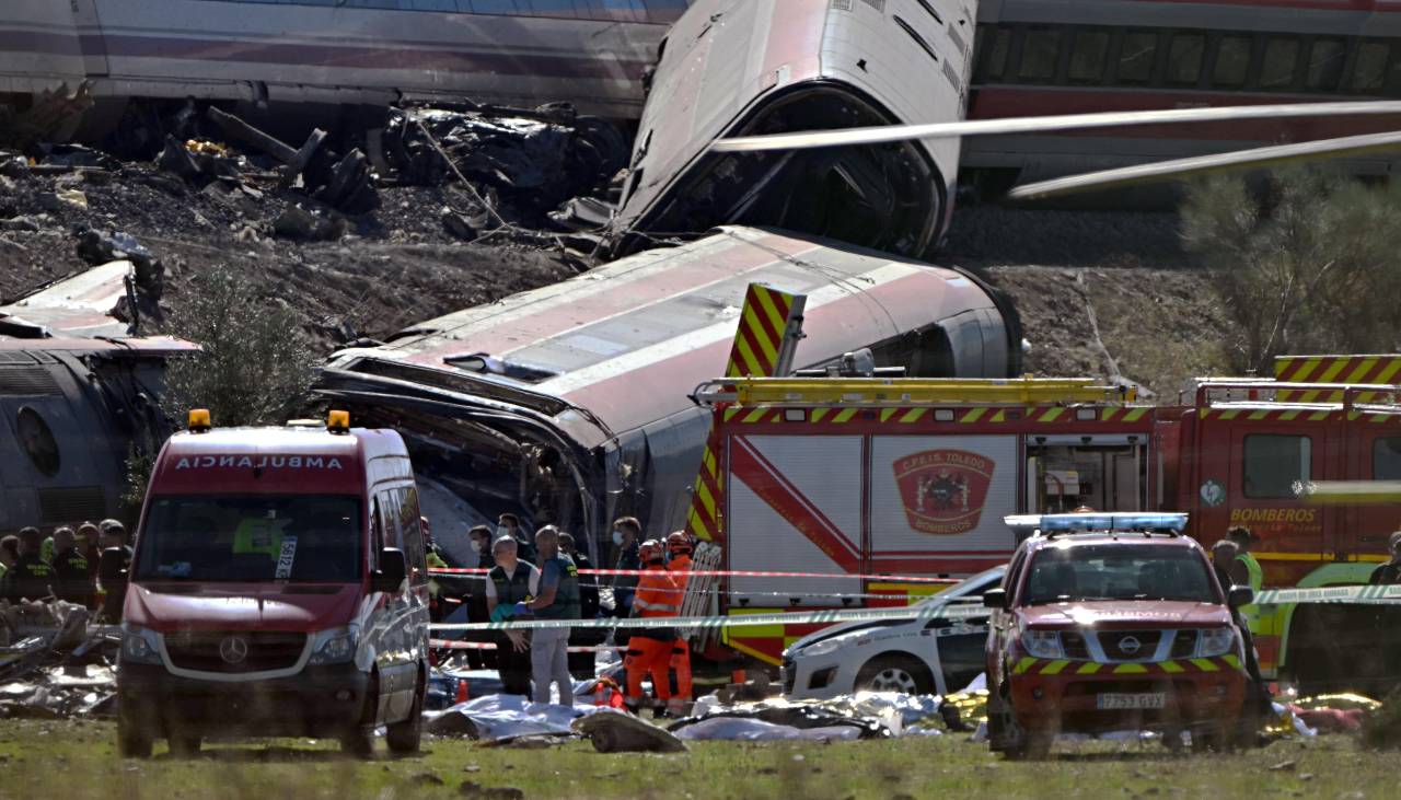 Choque de trenes: “Toda España está de luto”, afirma Pedro Sánchez y dice que “si ha habido negligencias, se sabrá”