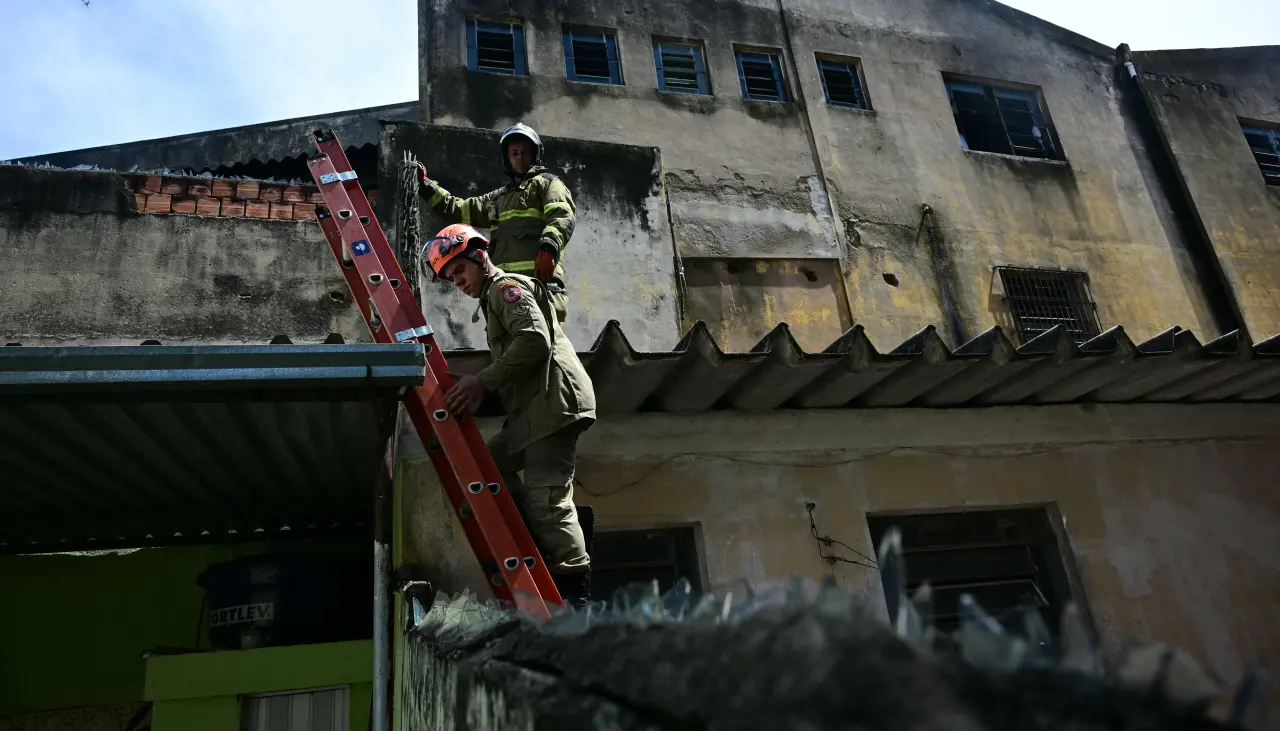 Incendio en una fábrica de disfraces deja 21 heridos en la recta final para el Carnaval de Río de Janeiro 