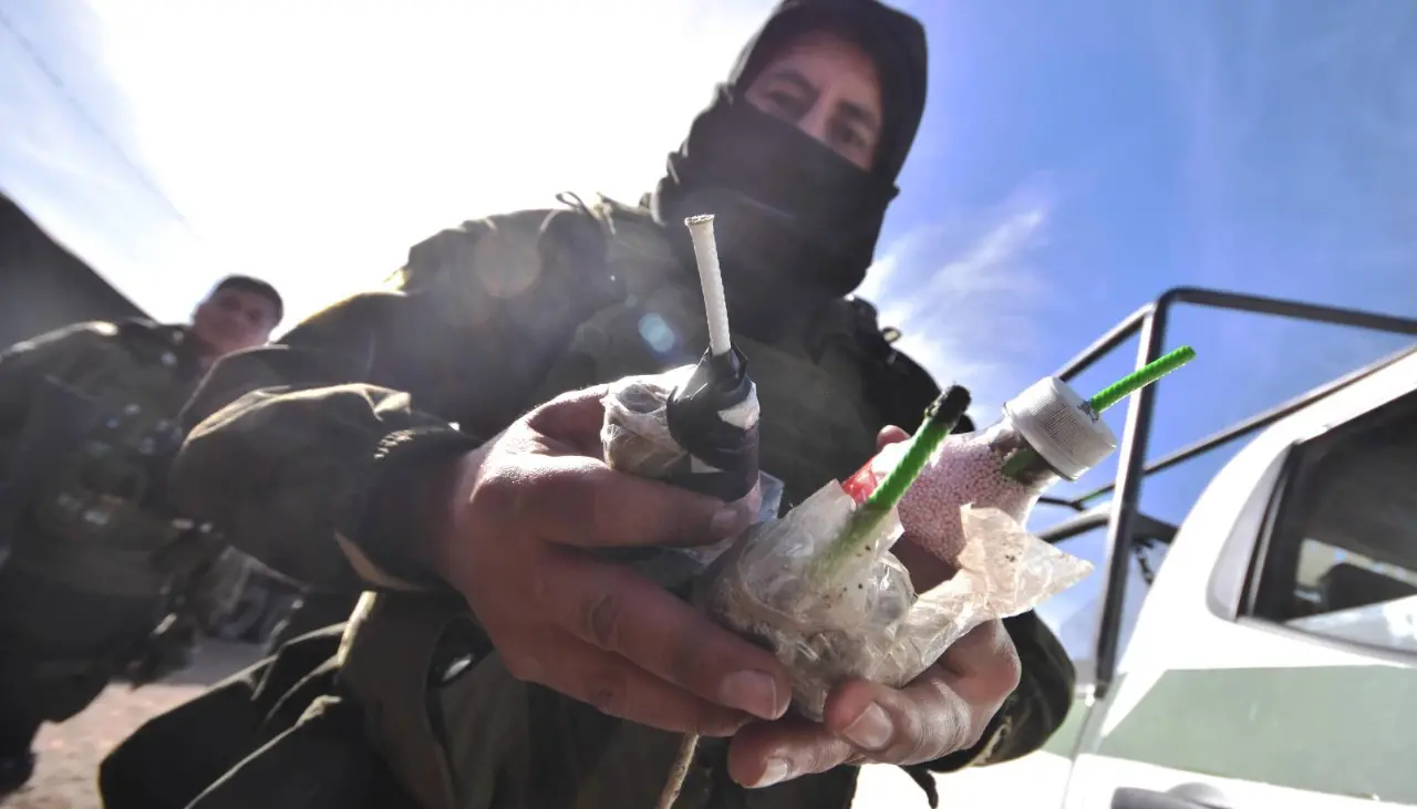 “Francotiradores”, “crimen organizado” y la escalada de violencia en los bloqueos se cobran la vida de cuatro policías y un civil en Bolivia 