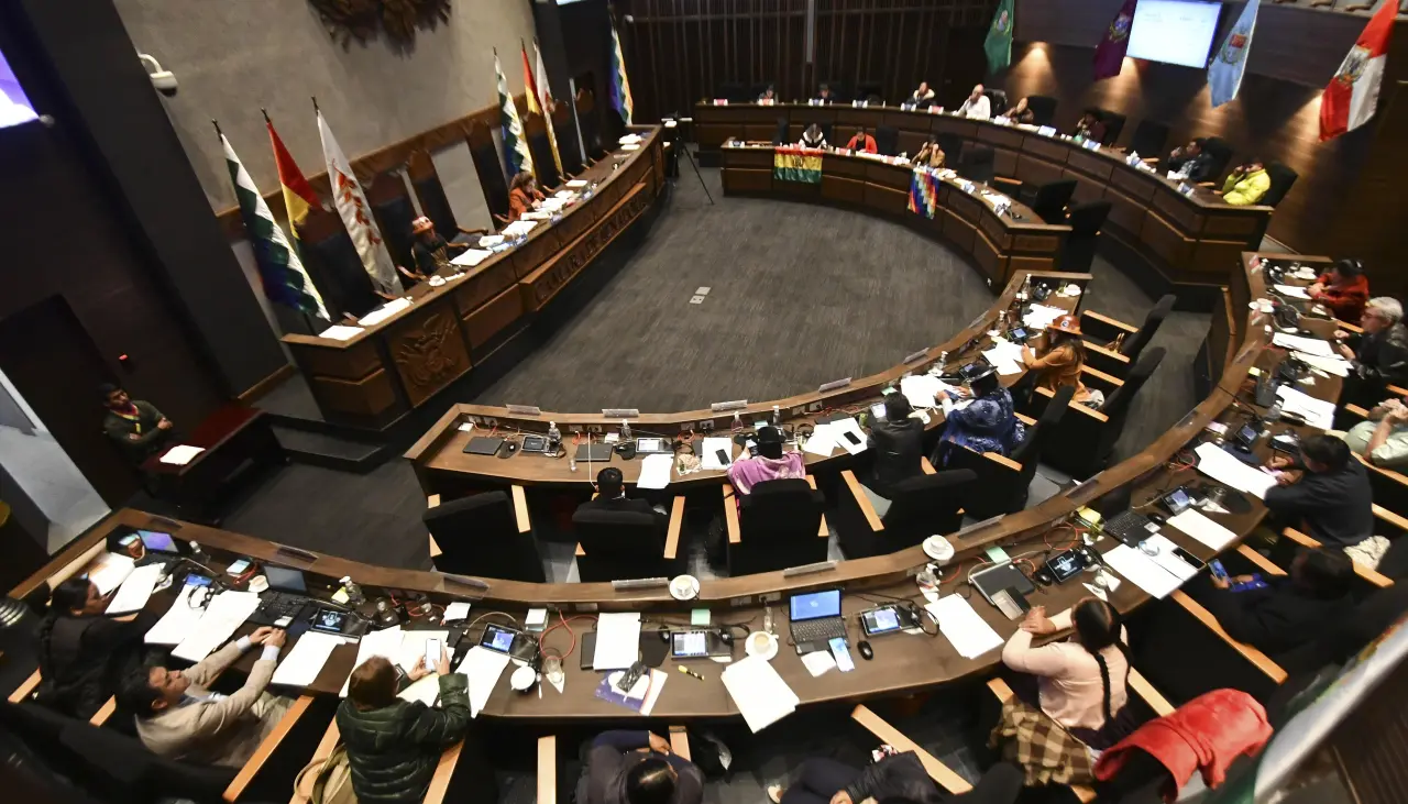 Tras observación del Ejecutivo, Senado deriva a la Cámara de Diputados el proyecto de ley de diferimiento de créditos 