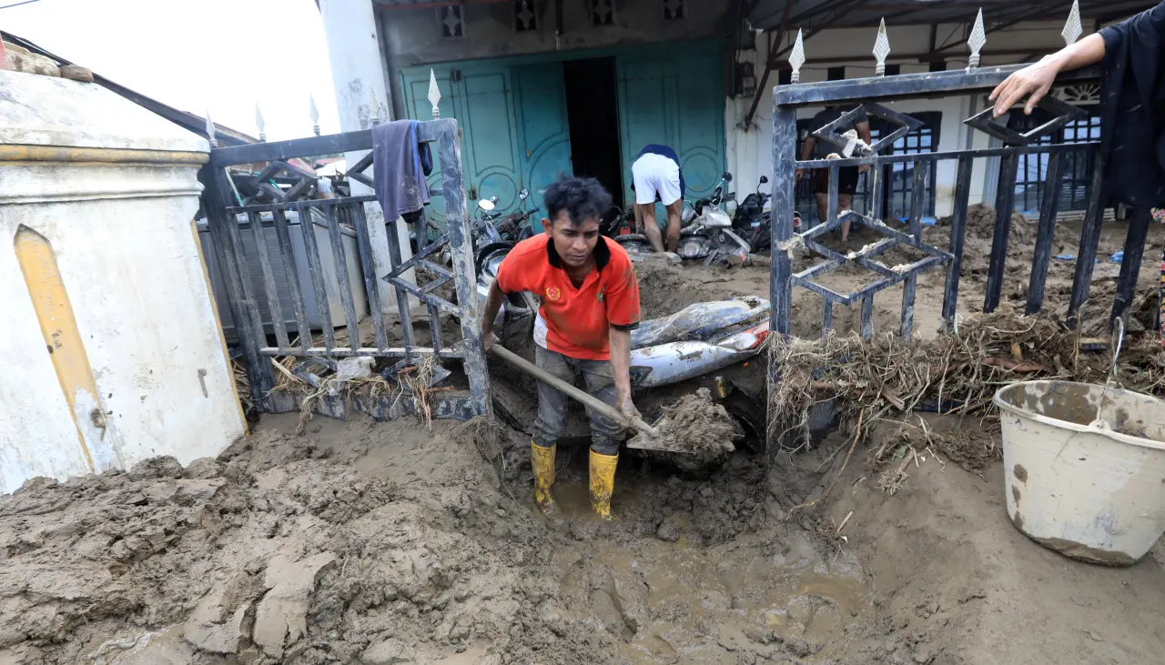 Ascienden a 174 los muertos por las inundaciones en Indonesia