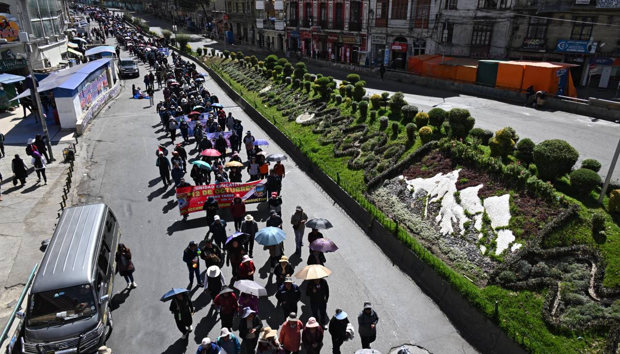 En medio del llamado al diálogo del Gobierno, sectores se radicalizan y crece tensión por escasez de alimentos