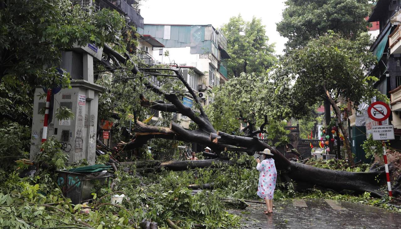 Al menos 4 muertos en Vietnam por el tifón Yagi, tras causar estragos en China y Filipinas