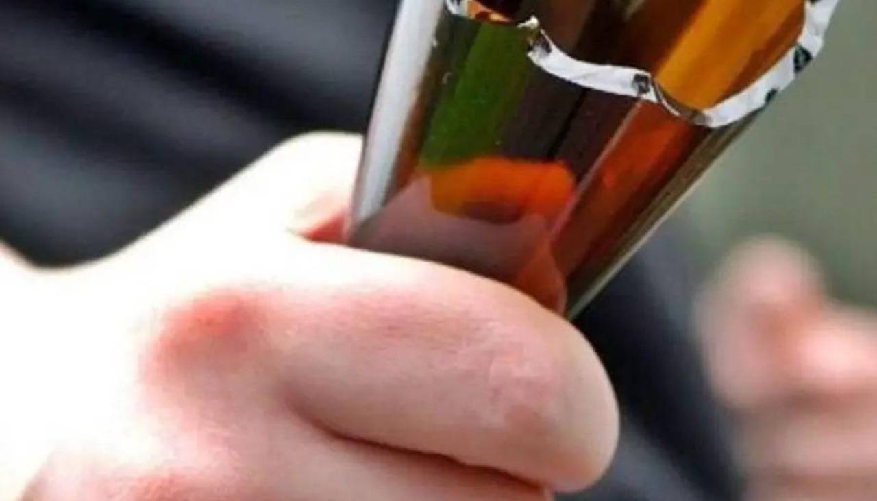 Fue a festejar el Día del Padre y terminó herido con una botella, en una pelea con su amigo