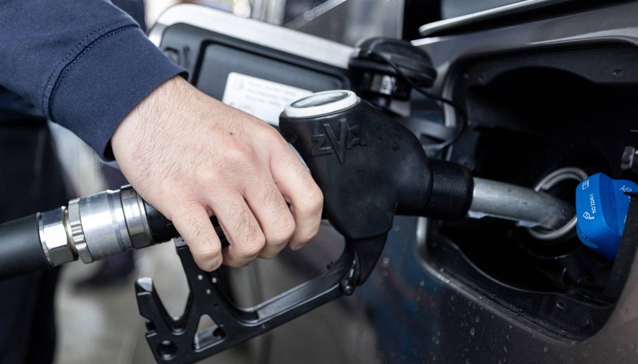 Gobierno de Chile anuncia históricas alzas en los precios de los combustibles por la guerra