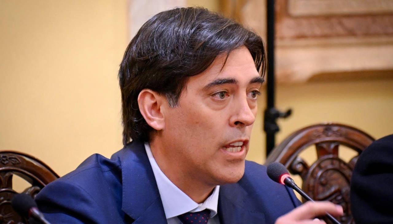 “Todo es posible”: Ministro Zamora no descarta analizar la nacionalización de autos ‘chutos’