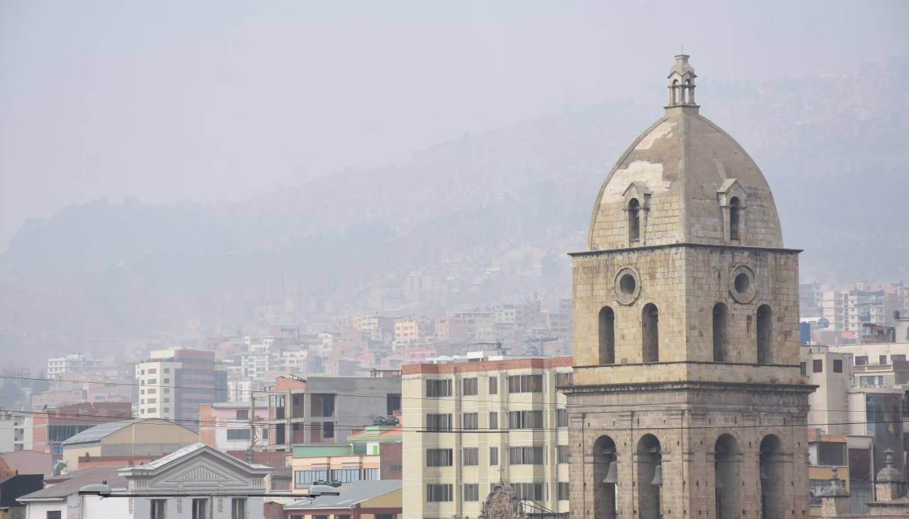 Contaminación: UMSA instruye clases virtuales desde este lunes y dispone uso obligatorio de barbijo para personeros