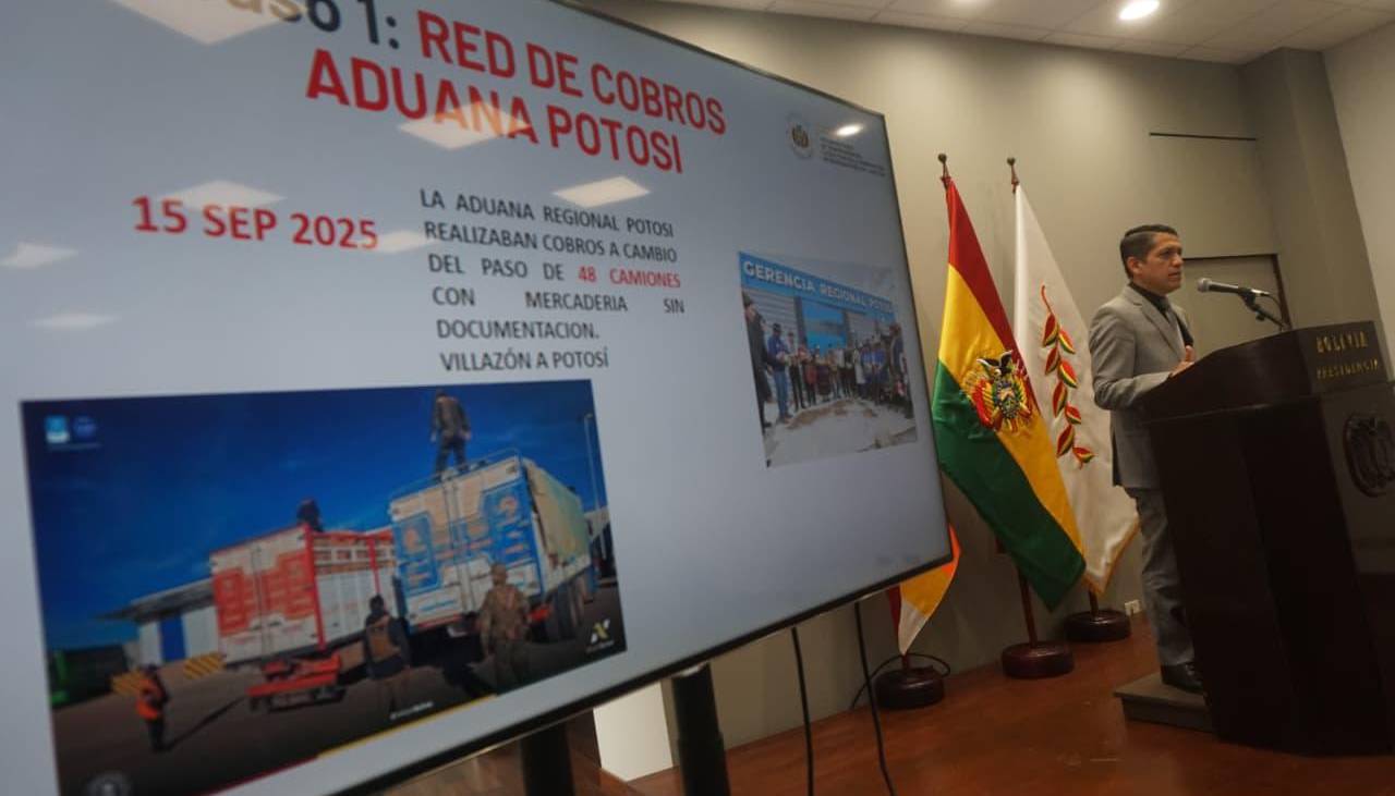Viceministro: Exgerente de Aduana en Potosí y otros dos exfuncionarios cobraron por dejar pasar 48 camiones con contrabando
