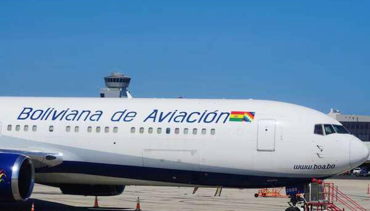 Bolivia aprueba una ley para otorgar transporte aéreo “solidario” a pacientes con cáncer