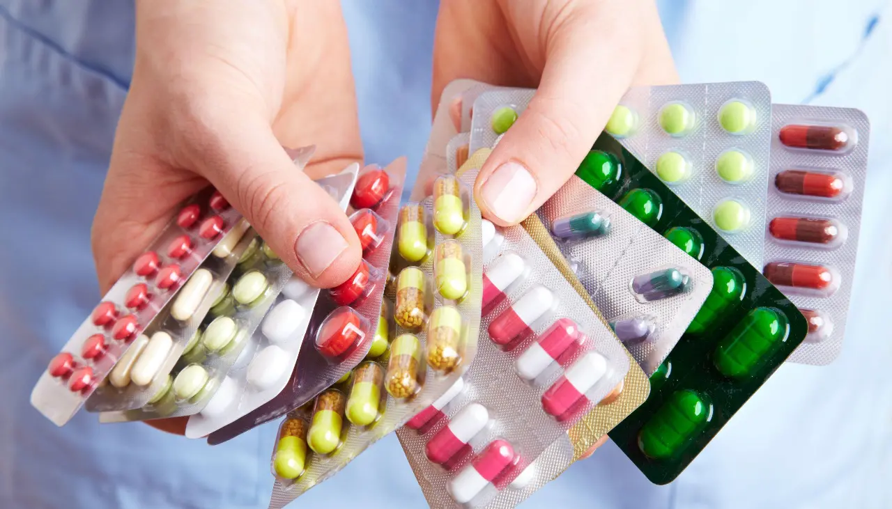 Farmacéuticos dicen que la producción de medicamentos se redujo en más del 30% por falta de dólares