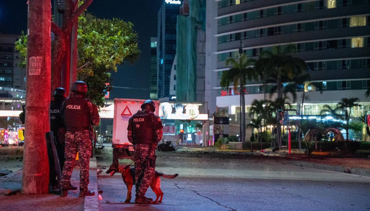 Al menos un fallecido y más de una decena de heridos tras la explosión de un vehículo en Ecuador