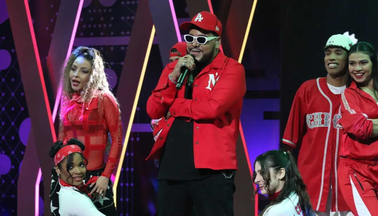 Anuel AA con una buena gala, pero no como las anteriores