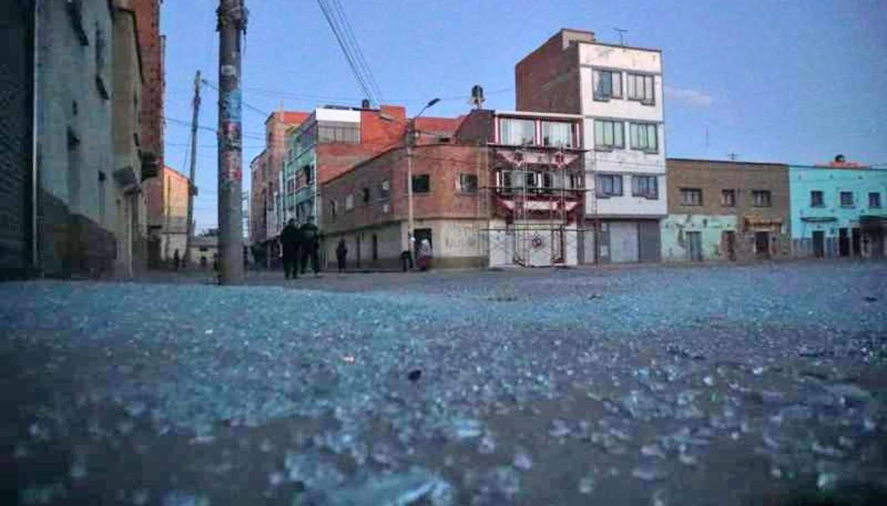 Alcaldía en Viacha declara tres días de duelo en solidaridad a las familias de los fallecidos tras explosiones en un cuartel 