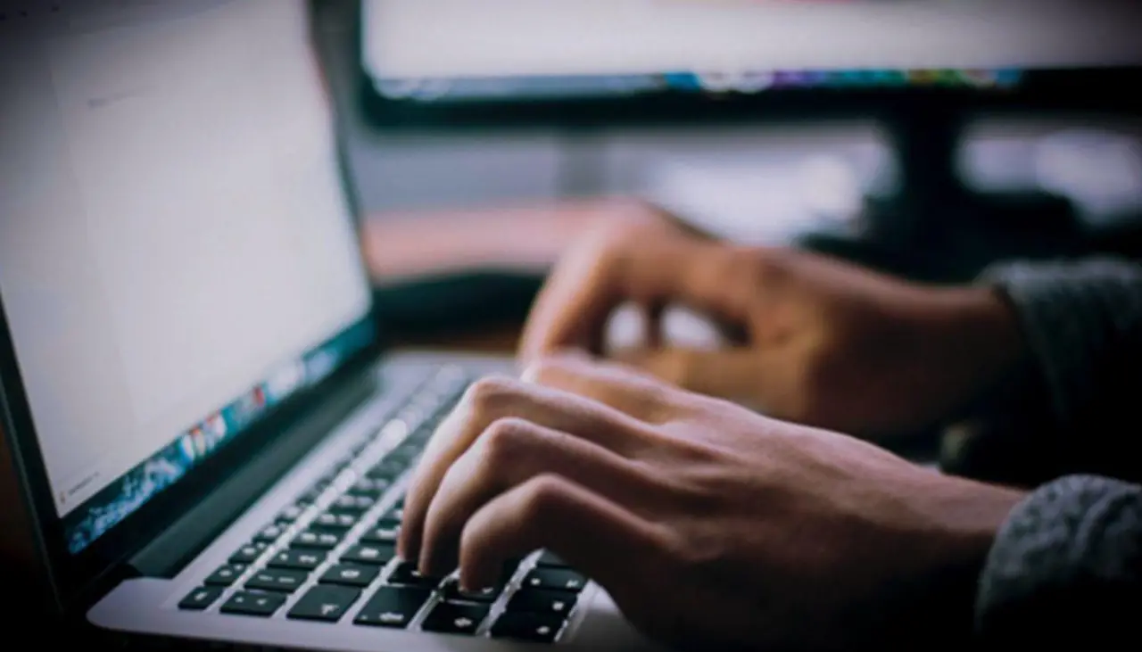 La Paz: Cae sujeto que extorsionaba a una mujer con publicar videos íntimos