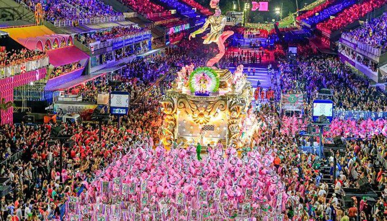 Brasil despierta en Carnaval: Magia y color está presente en Río 