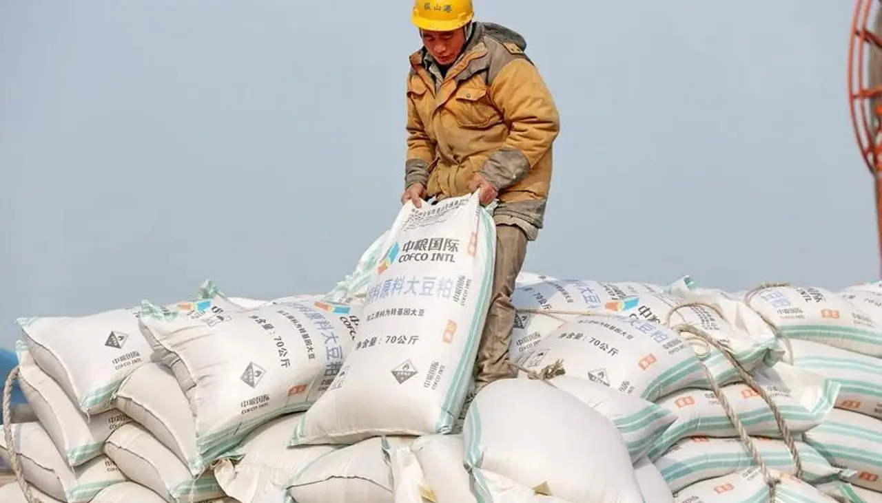 China dice que la guerra comercial “no beneficia a nadie” tras amenaza de Trump sobre soja