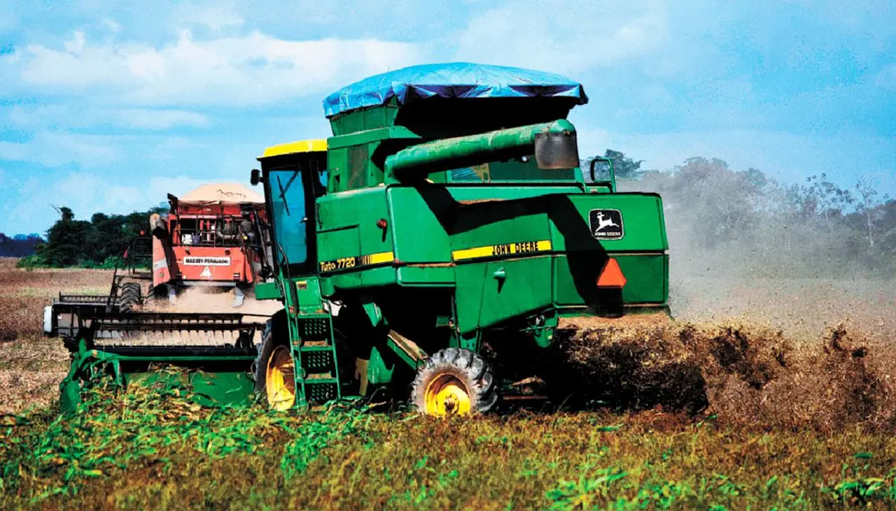 Agropecuarios denuncian que la falta de combustible eleva el costo de los fletes y advierten una reducción en la producción