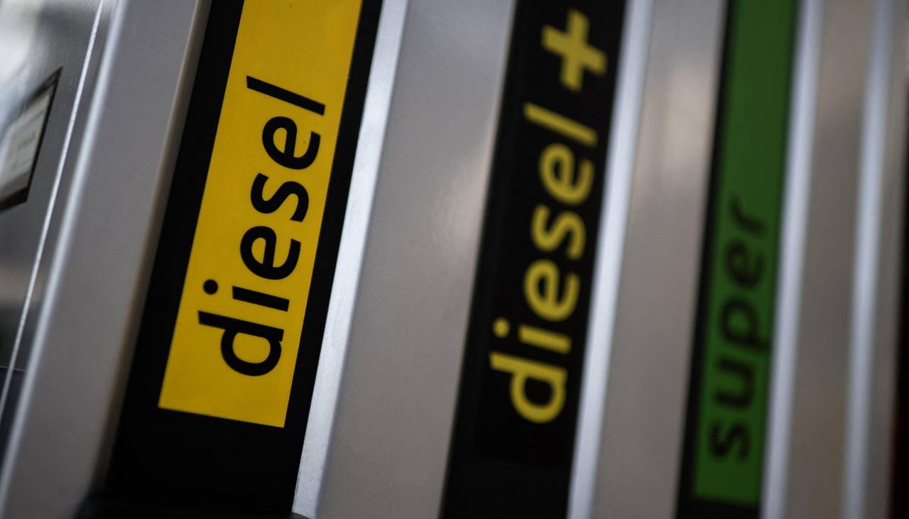 Paz duplica el presupuesto de YPFB para la subvención de combustible hasta enero del 2027