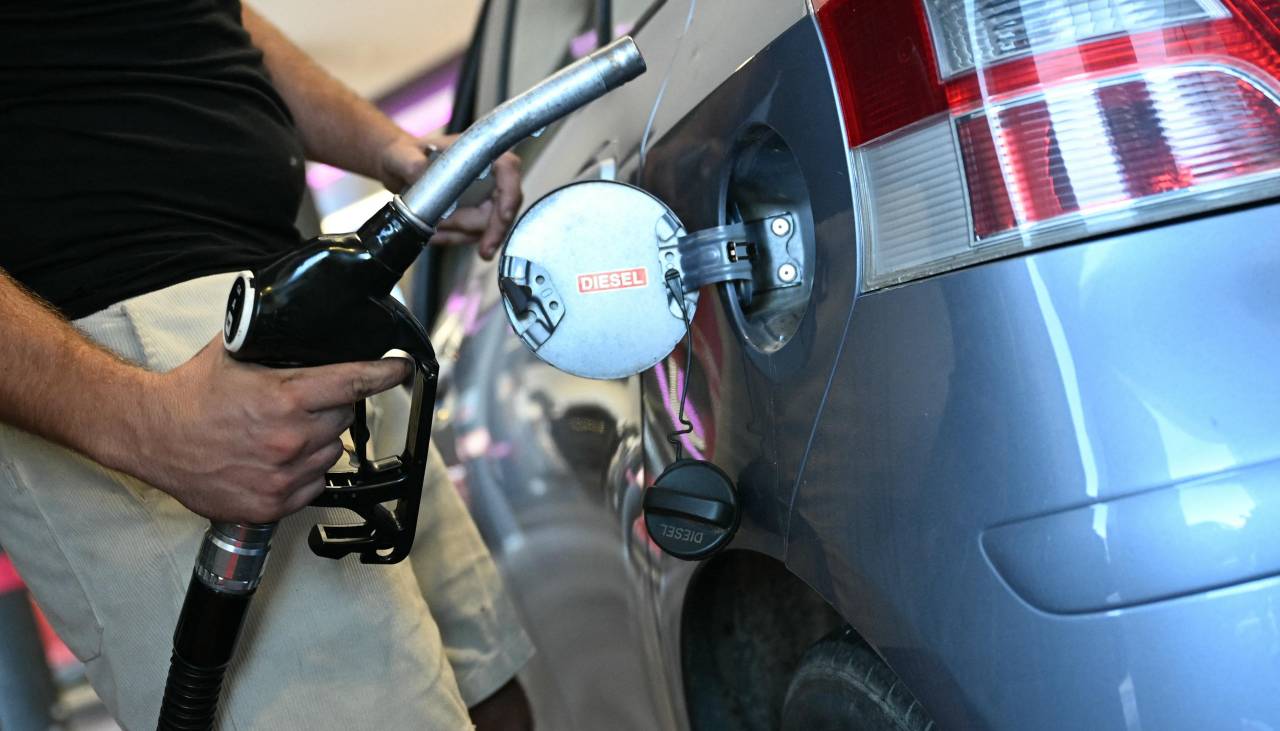 Levantar la subvención a combustibles es necesario, pero debe mantenerse para “ciertos sectores”, dice equipo económico de Alianza Libre