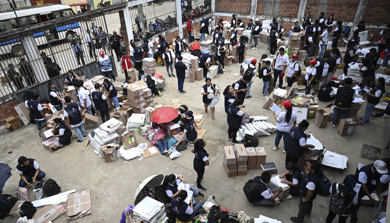 Autoridad electoral de Perú prevé resultados presidenciales a mediados de mayo