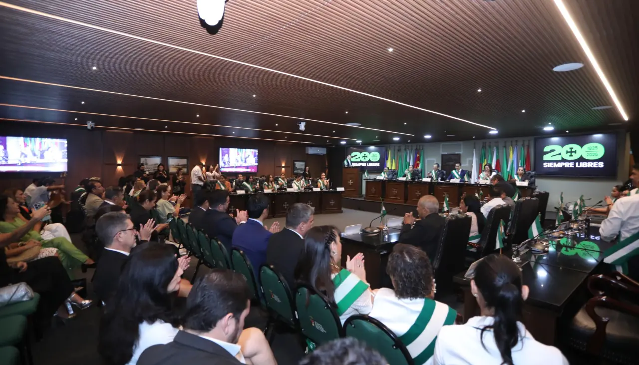 Bicentenario cruceño: La ALD rinde homenaje a los héroes de la independencia y a quienes forjan el desarrollo 