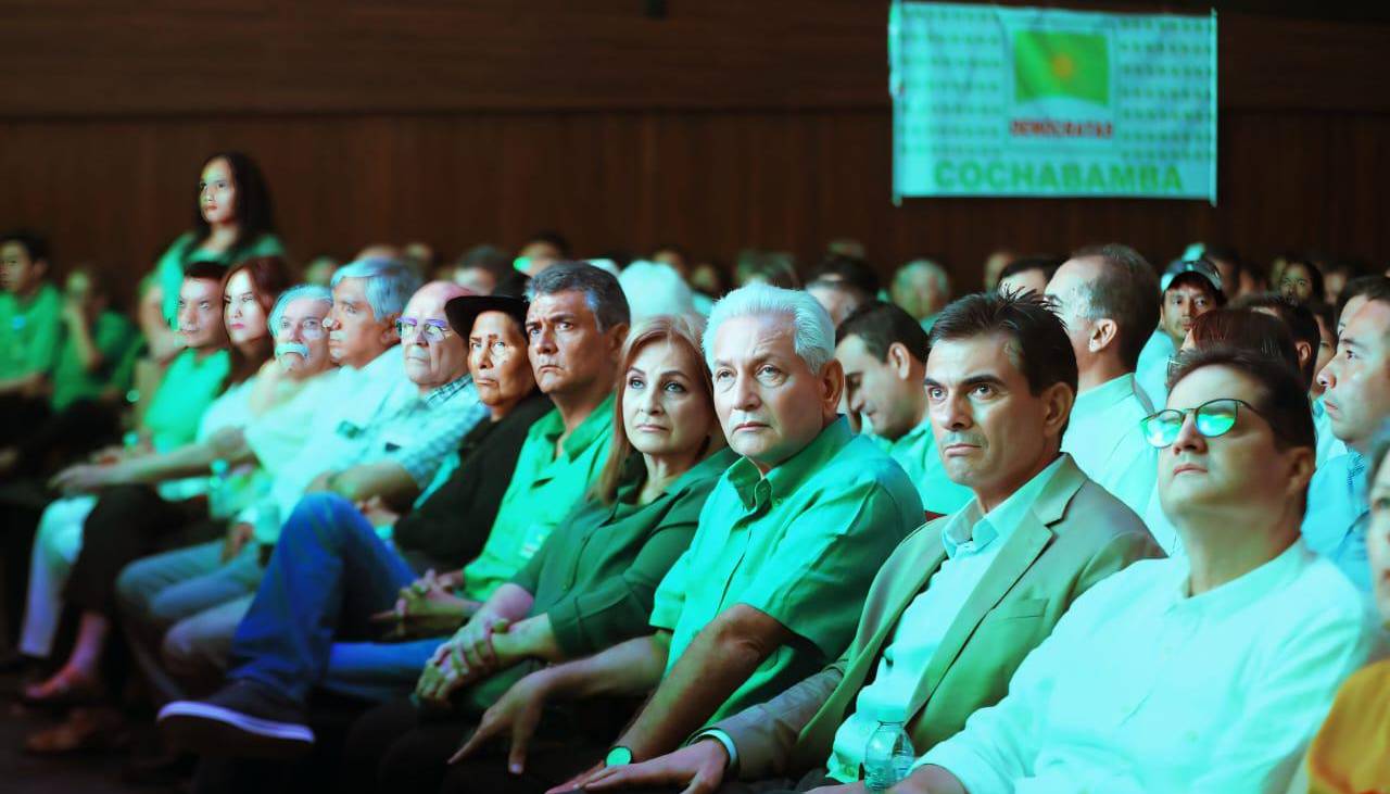 En el congreso de Demócratas, Costas respalda la elección de un candidato único y sugiere incluir a notables en la pugna