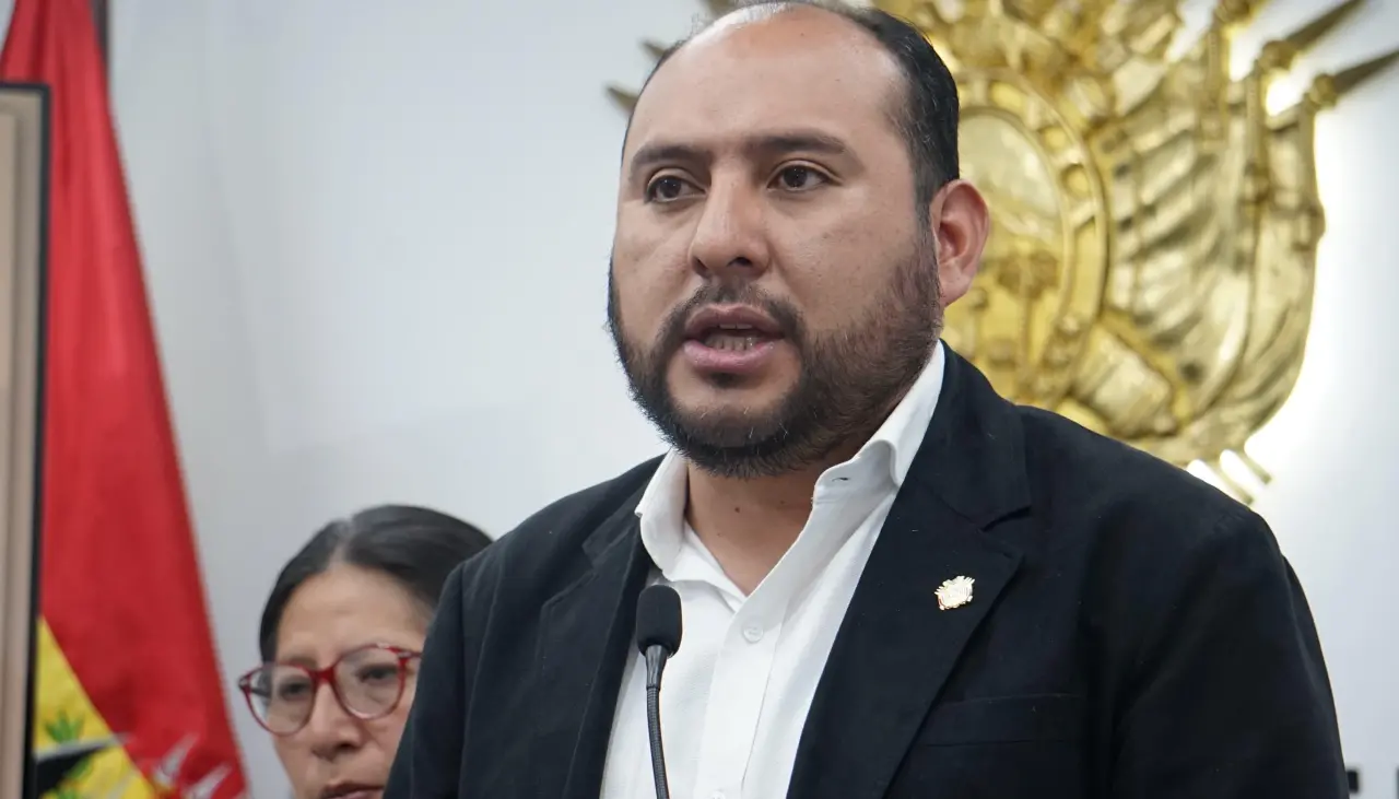 “Algunos dirigentes van a solicitar que Evo Morales abandone el trópico”, dice el ministro Ríos