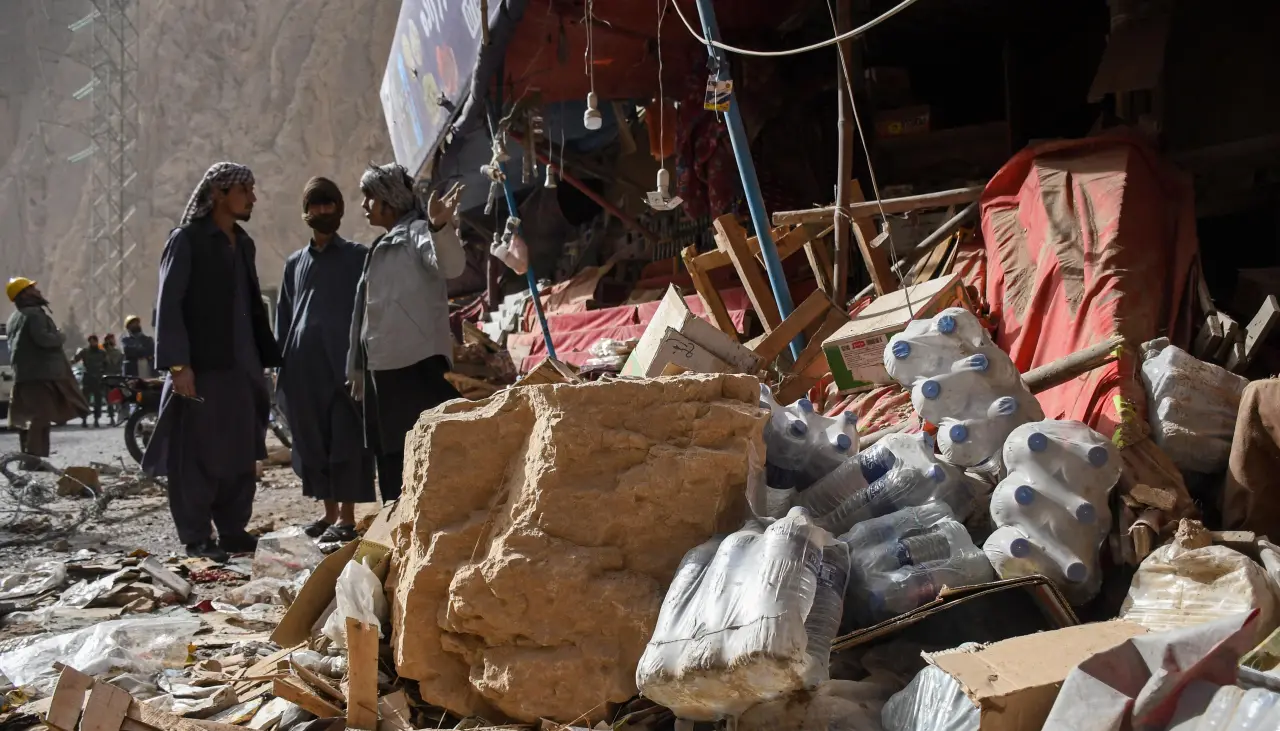 Al menos 20 muertos por potente terremoto de magnitud 6,3 en el norte de Afganistán