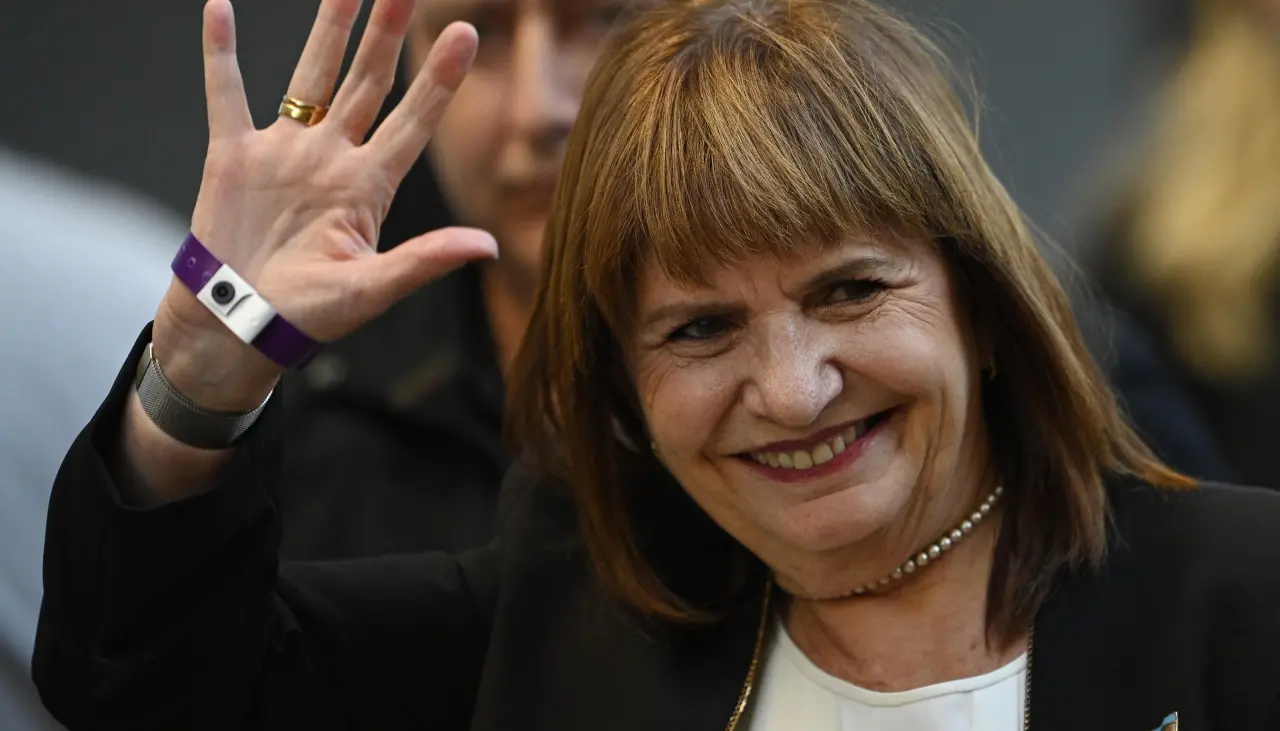Patricia Bullrich presenta su renuncia al Ministerio de Seguridad de Argentina para asumir como senadora