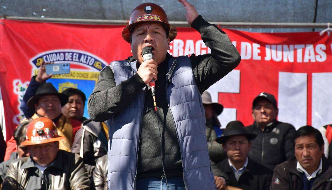 Bloqueo de 53 días: Fiscalía admite denuncia contra Argollo y Condori por el delito de terrorismo, según abogado
